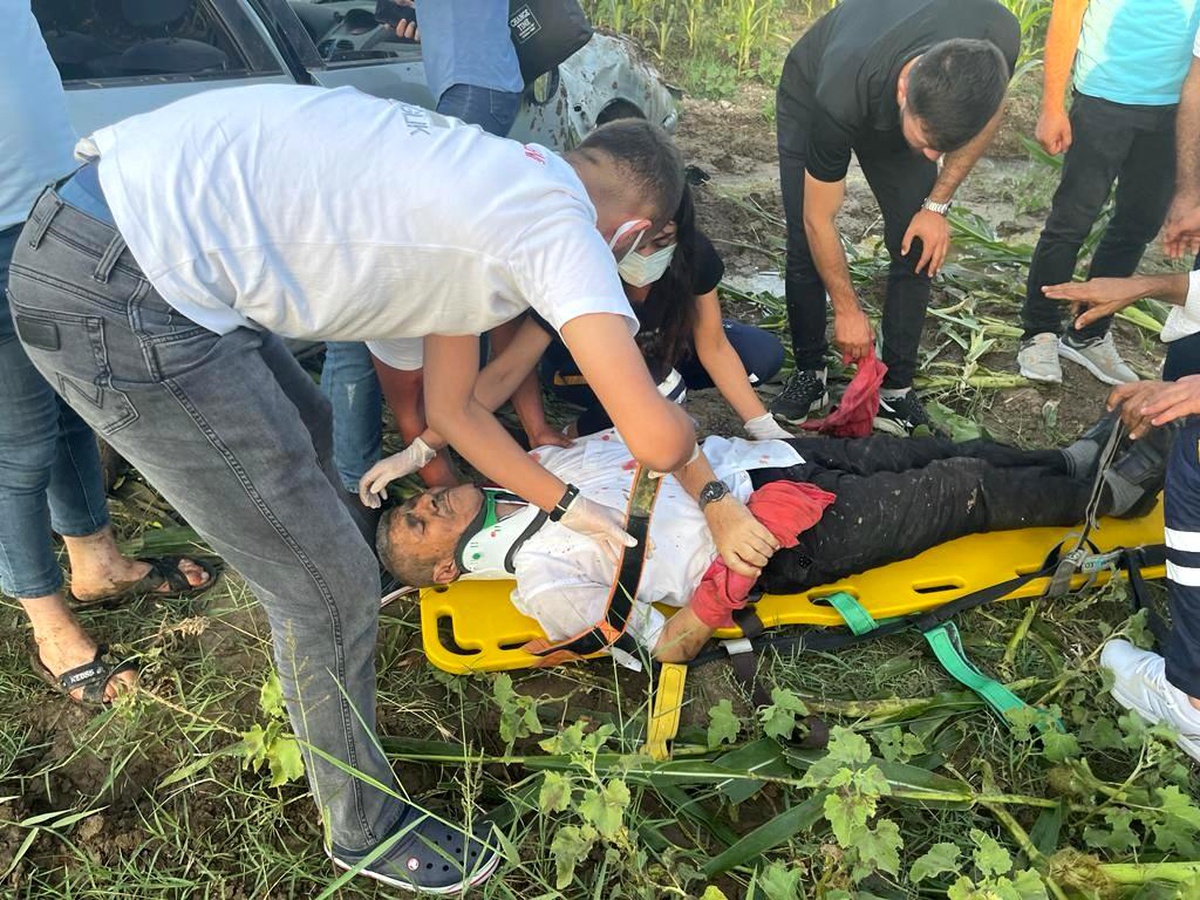 Takla atan otomobil mısır tarlasına uçtu: 1 yaralı