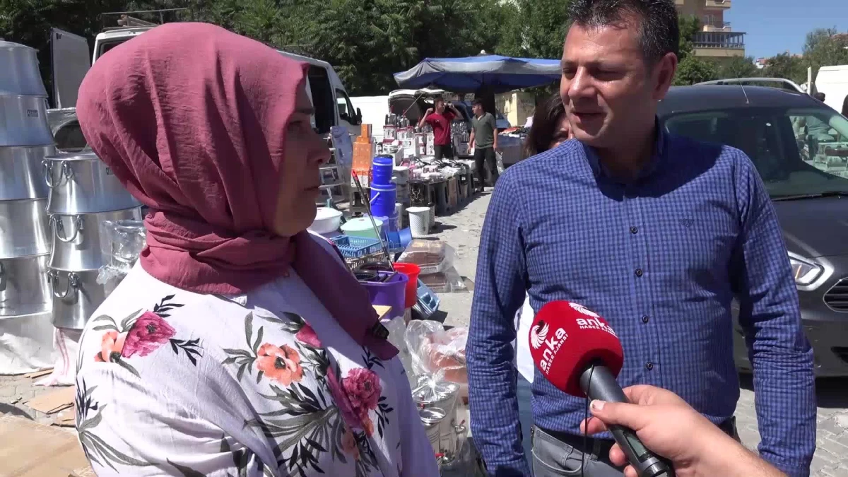 Aksaray\'da Pazar Alışverişi Yapan Gurbetçi: "Ben Türkiye\'de Yaşamam. Bu Pahalılıkta Asla Yaşamam"