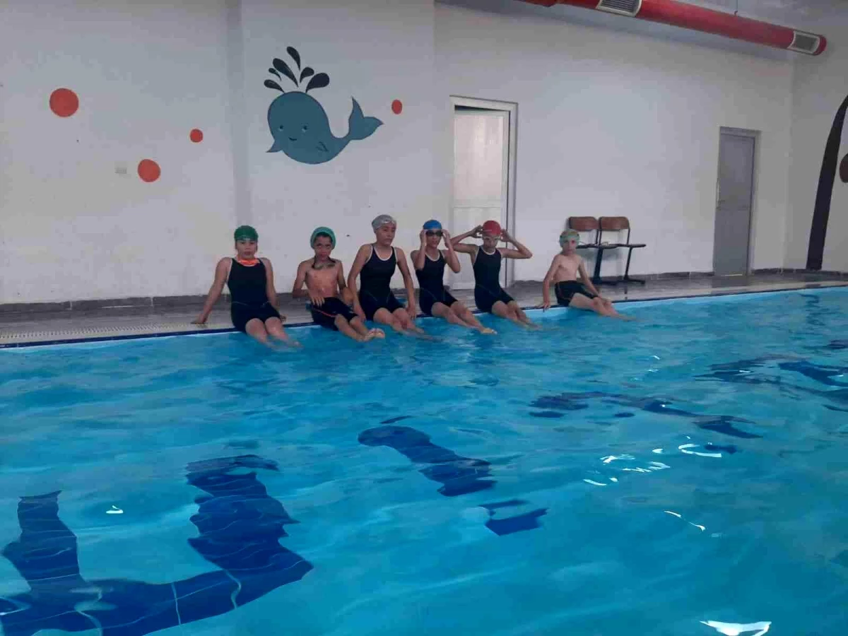 Bağlar\'da 800 çocuğun yararlanacağı yüzme faaliyeti başladı