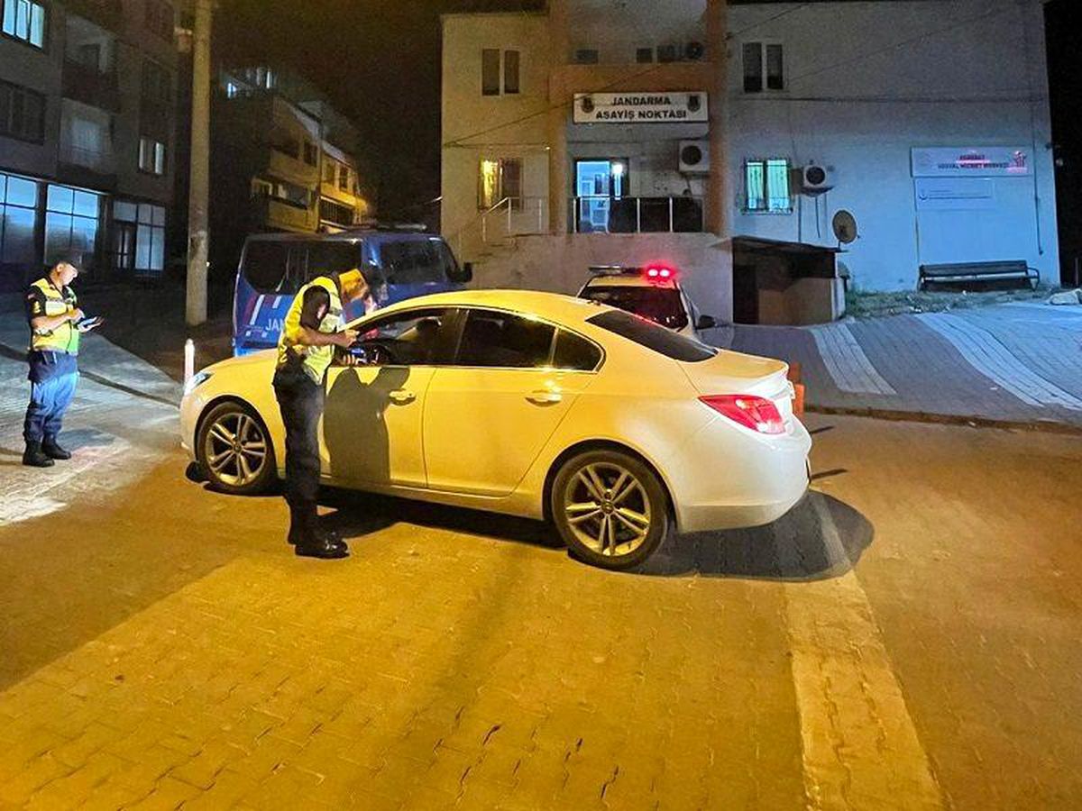 Balıkesir\'de polis ve jandarmadan \'Huzur\' operasyonu