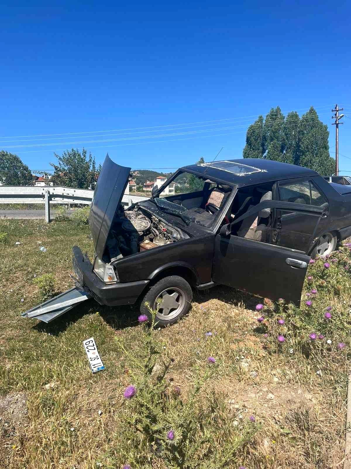 Bilecik\'teki trafik kazasında 1\'i ağır, 3 kişi yaralandı