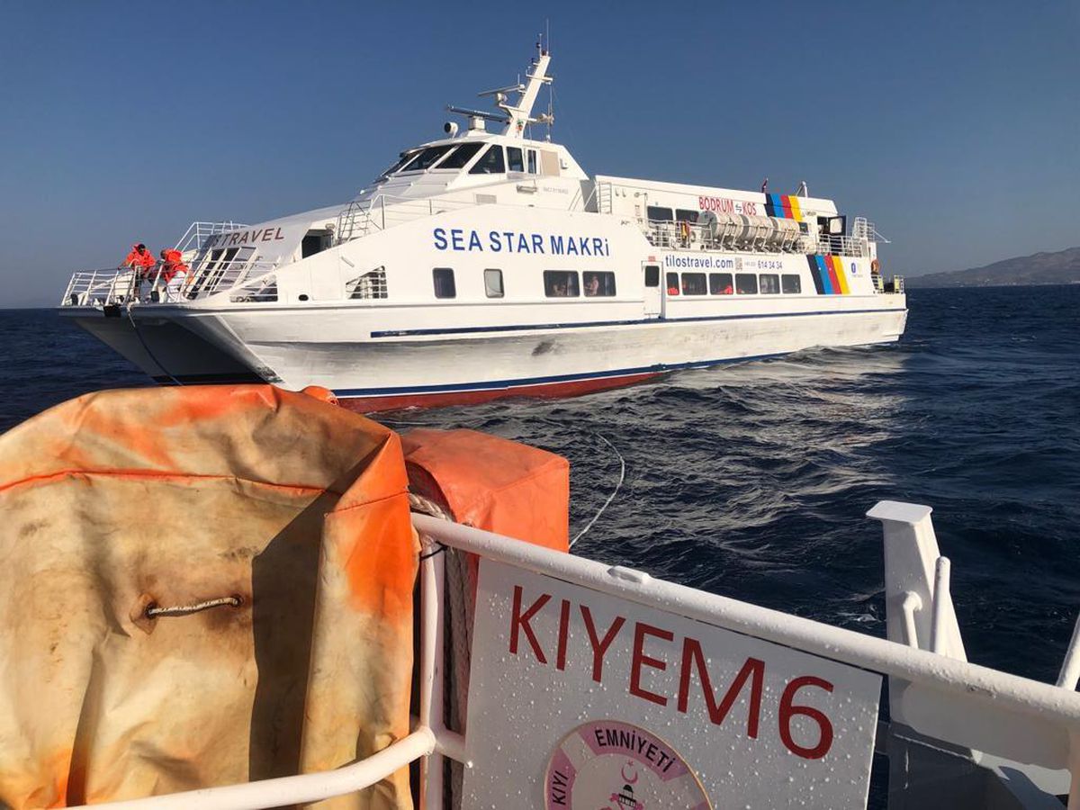 Bodrum\'da sürüklenen yat ekiplerce kurtarıldı