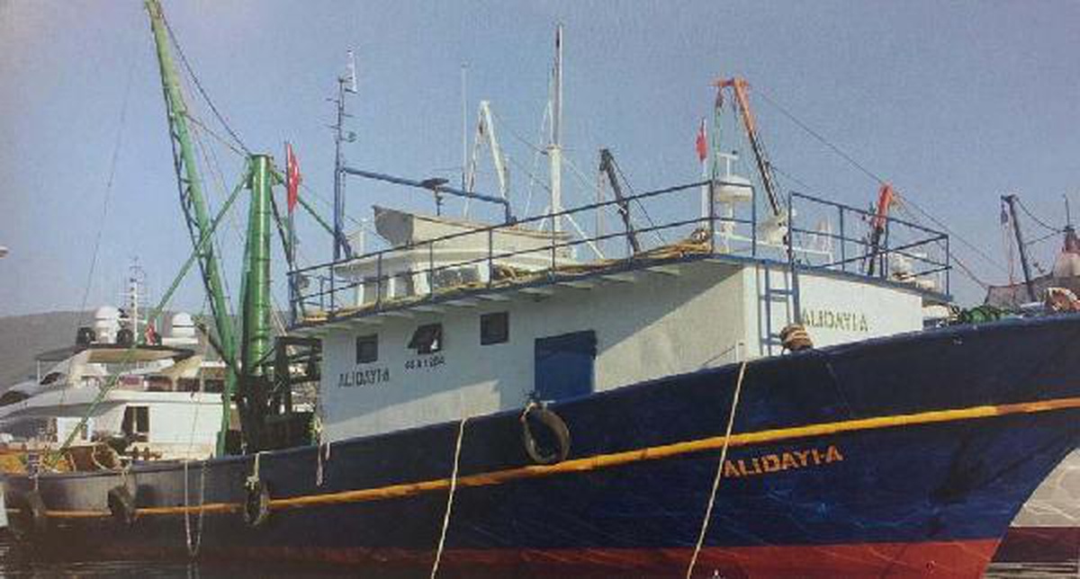 Çanakkale\'de 226 kaçak göçmen ve 3 göçmen kaçakçısı yakalandı