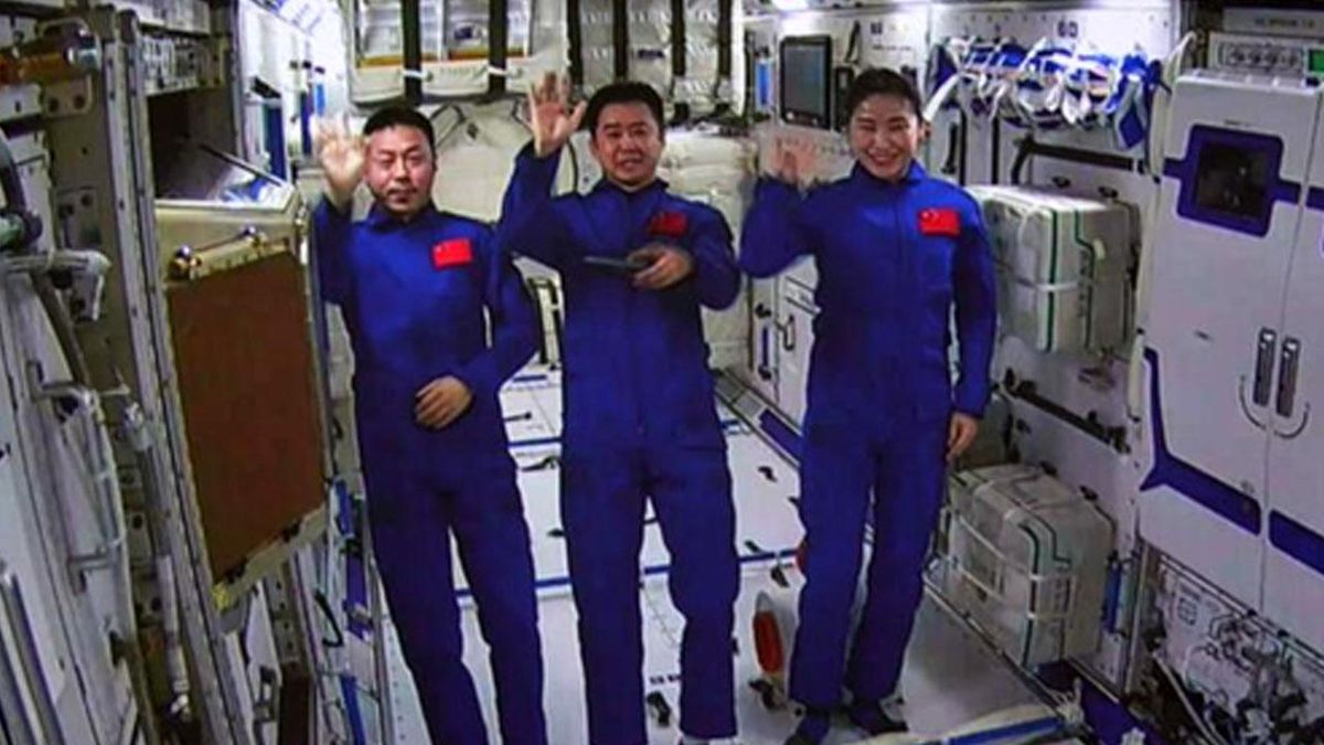 Çinli Astronotlar Wentian Laboratuvar Modülüne Girdi