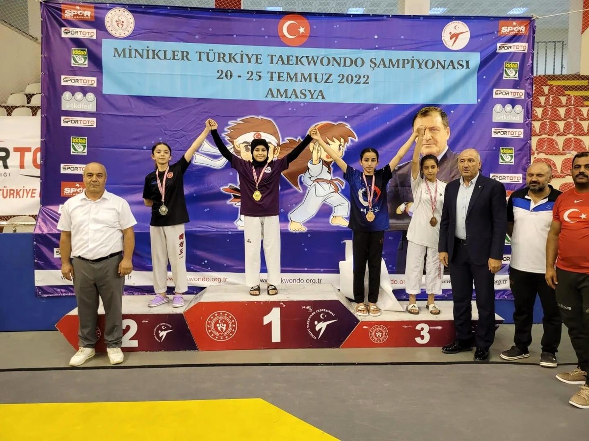 Düzceli sporcular Amasya\'dan madalyalarla dönecek