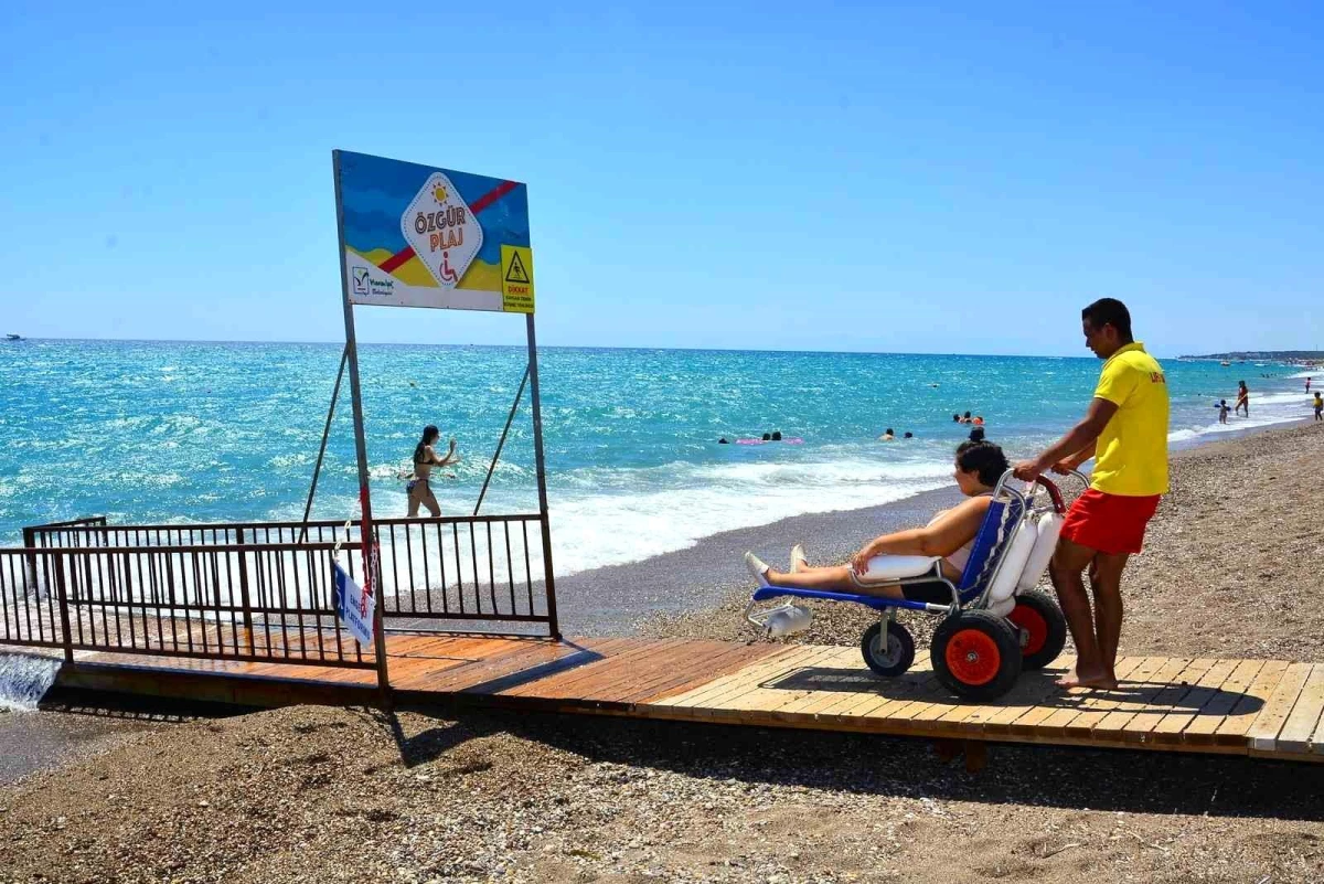 Manavgat\'ta engelli vatandaşlara "Özgür Plaj" ayrıcalığı