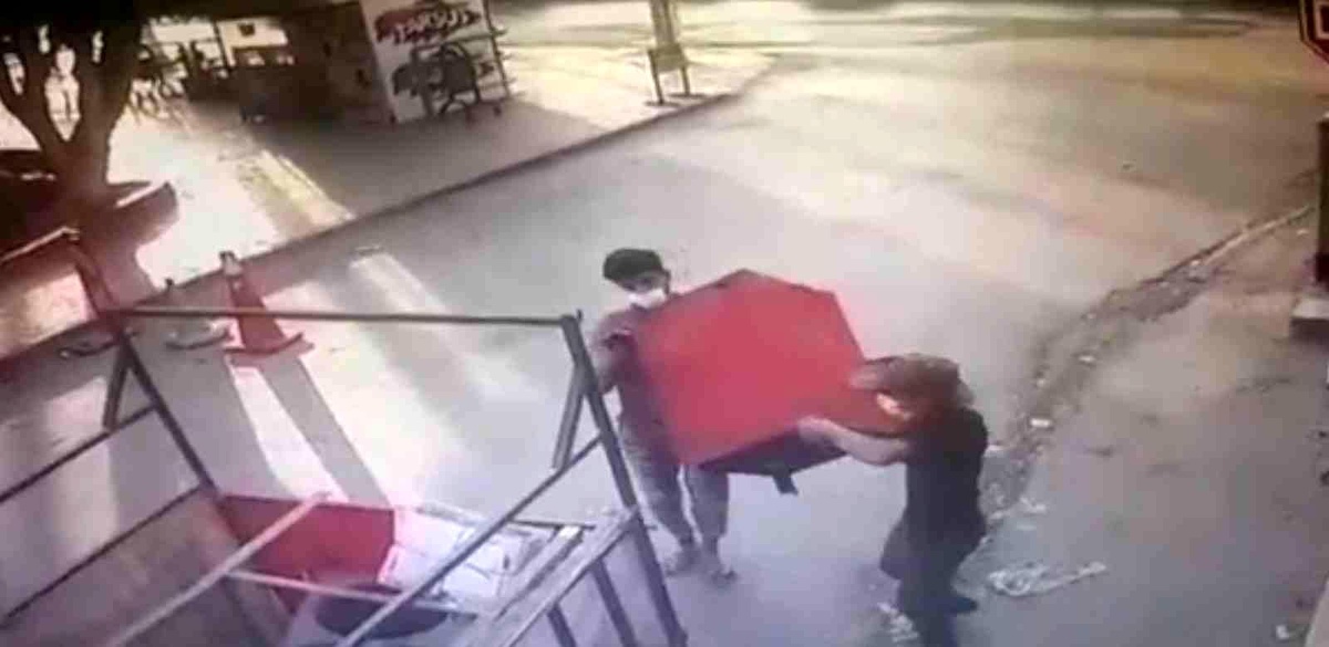 Marketten hırsızlık kamerada