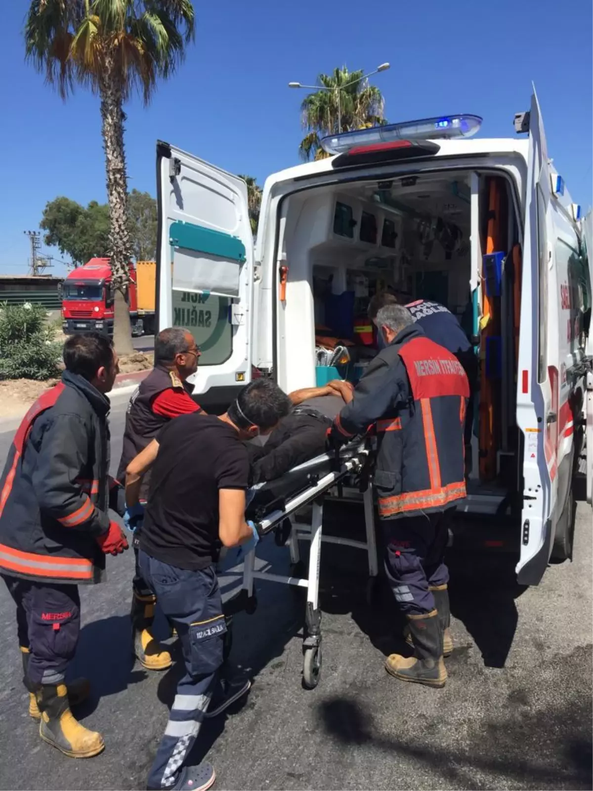 Mersin\'de restoranda tüp patlaması sonucu bir kişi yaralandı