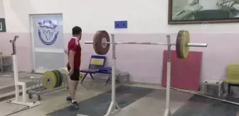 Milli halterci Ferdi Hardal, emin adımlarla Paris'e yürüyor