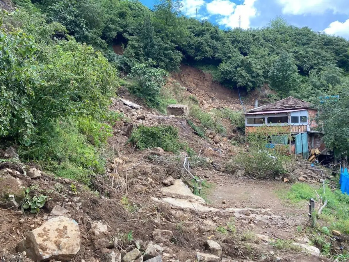 Ordu\'da heyelan nedeniyle kapanan yol ulaşıma açıldı