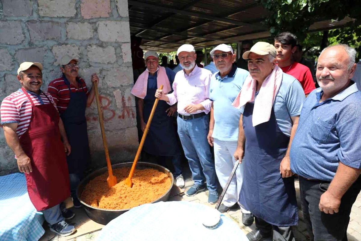 Pilav şenliğine vatandaşlardan yoğun ilgi