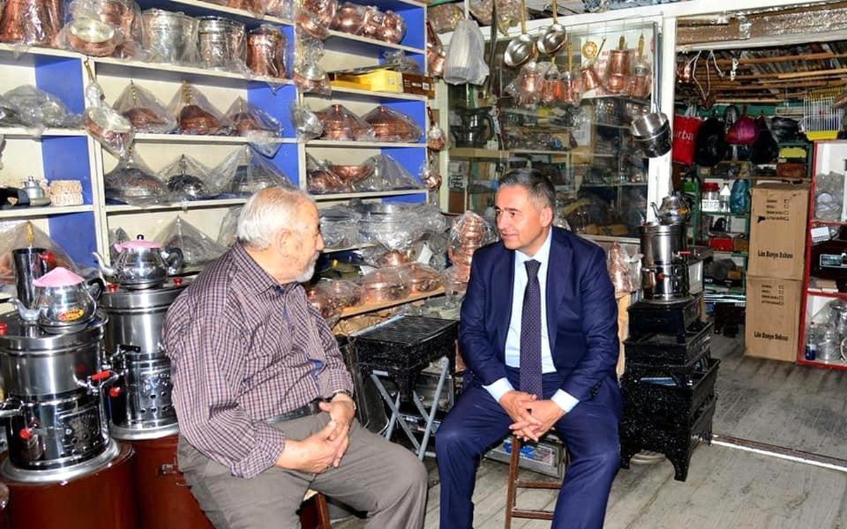Vali Buhara, tarihi \'Uzun Çarşı\' esnafını ziyaret etti