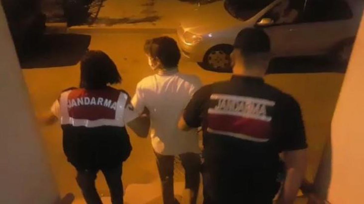 18 ilde FETÖ operasyonu! 1\'i binbaşı çok sayıda şüpheli gözaltına alındı