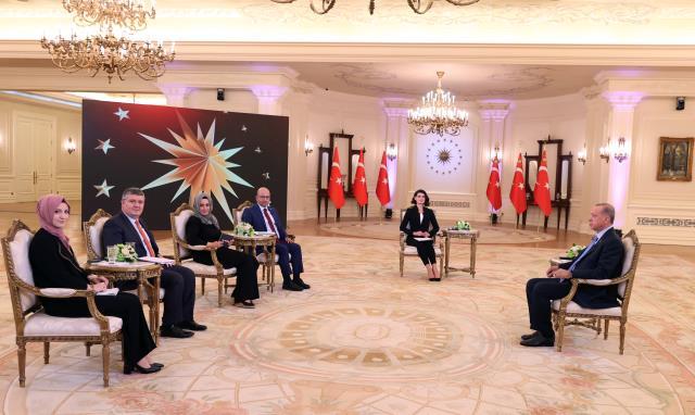 Ali Babacan'dan Erdoğan'ın 'Onlar o makamı layık oldukları için gelmediler' çıkışına yanıt Ali Babacan'dan Erdoğan'ın 'Onlar o makamı layık oldukları için gelmediler' çıkışına yanıt
