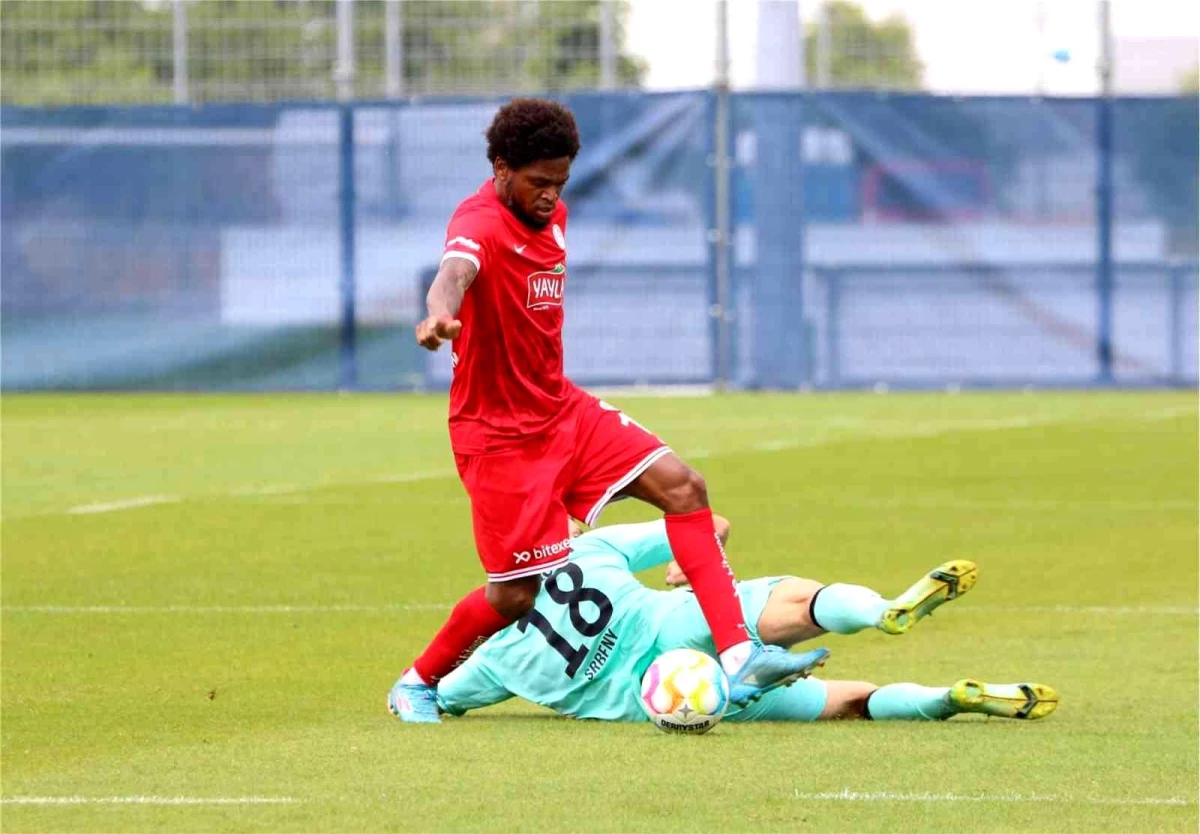 Antalyaspor, hazırlık maçında Paderborn\'a 1-0 yenildi