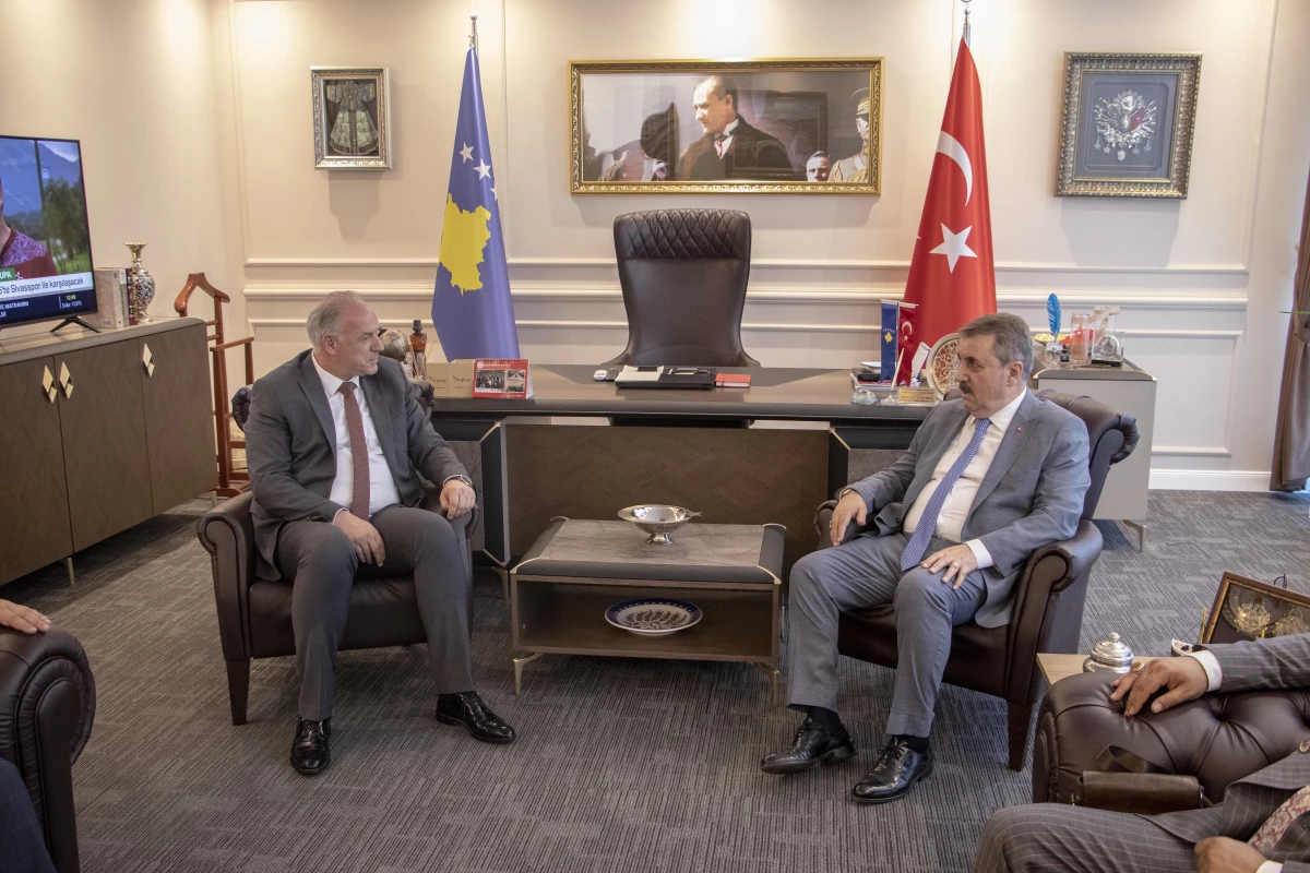 BBP Genel Başkanı Destici, Kosova\'nın Prizren kentinde temaslarda bulundu