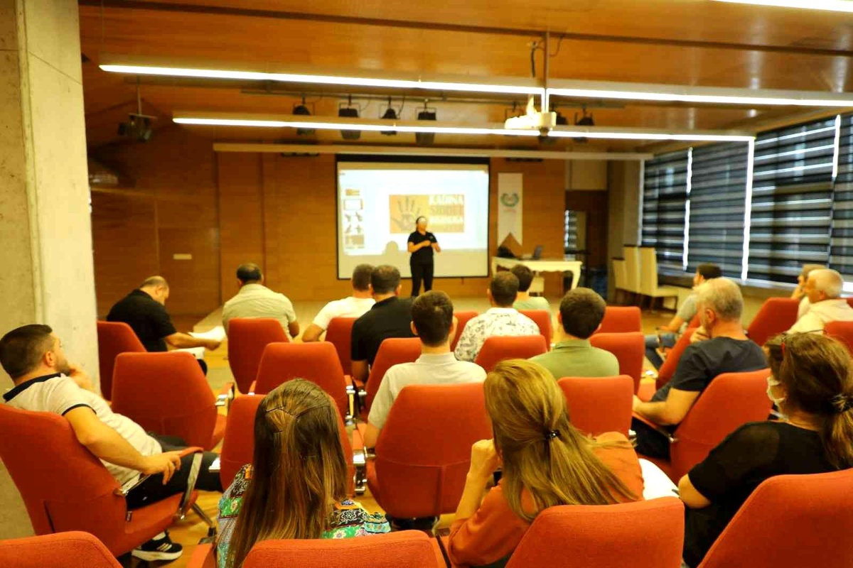 Diyarbakır\'da "Aile İçi Psikolojik Şiddet ve Kadına Yönelik Şiddete Hayır" semineri