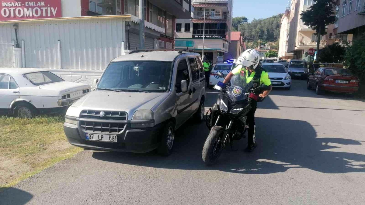 Dur ihtarına uymayan alkollü sürücü adayı "Şahin" ekibinden kurtulamadı