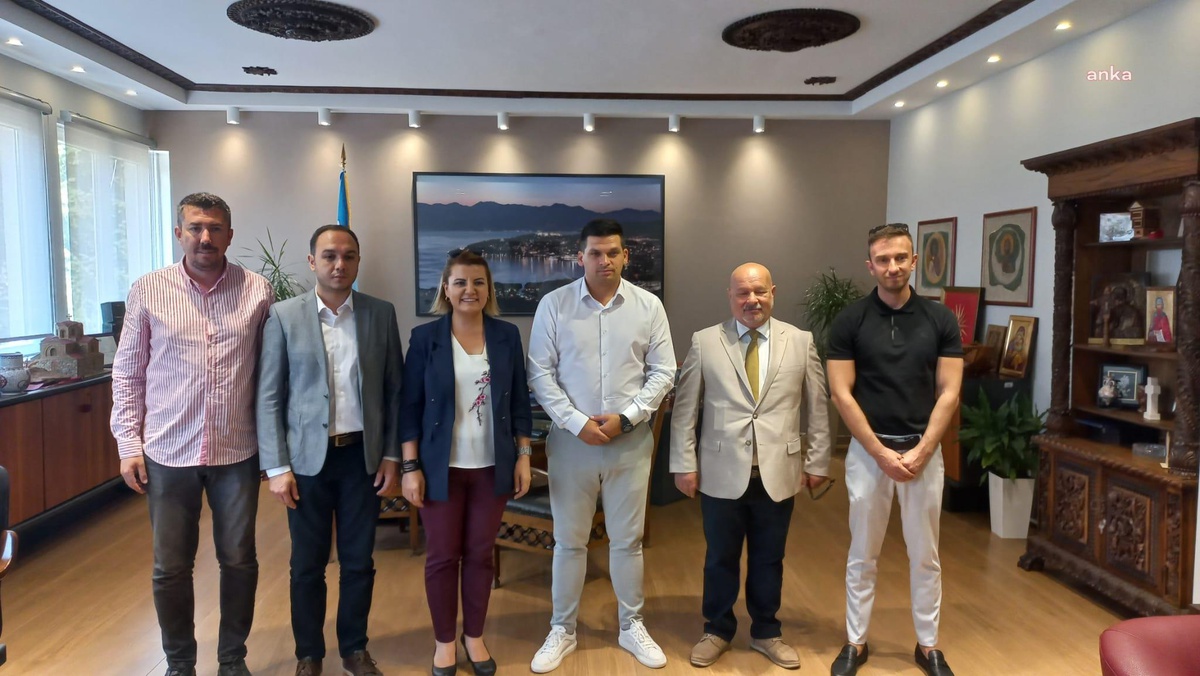 İzmit Belediye Başkanı Hürriyet, Ohri Belediye Başkanı Pecakov\'u Ziyaret Etti