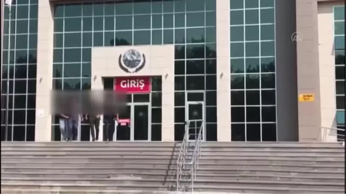 Tekirdağ\'da kendilerini polis olarak tanıtıp dolandırıcılık girişiminde bulunan 2 zanlı tutuklandı