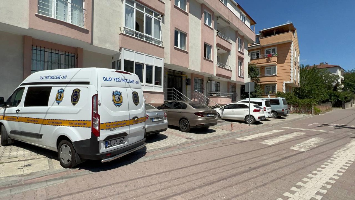 Kocaeli\'de şaka sırasında tüfekle kazara vurulduğu öne sürülen genç ağır yaralandı