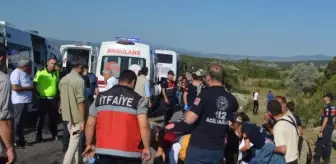 Kütahya'da işçileri taşıyan otobüs devrildi; 11 yaralı