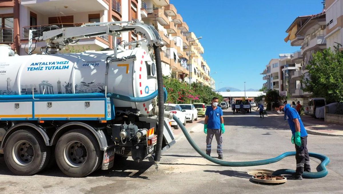 Manavgat\'ta ilaçlama seferberliği