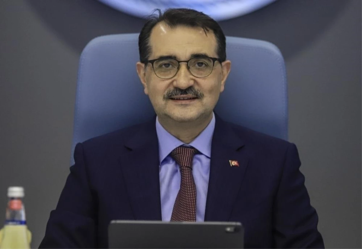 Enerji ve Tabii Kaynaklar Bakanı Fatih Dönmez: "(Havaların soğumasının ardından depolanan doğal gazın yetip yetmeyeceğine ilişkin) Tedarikçiler,...