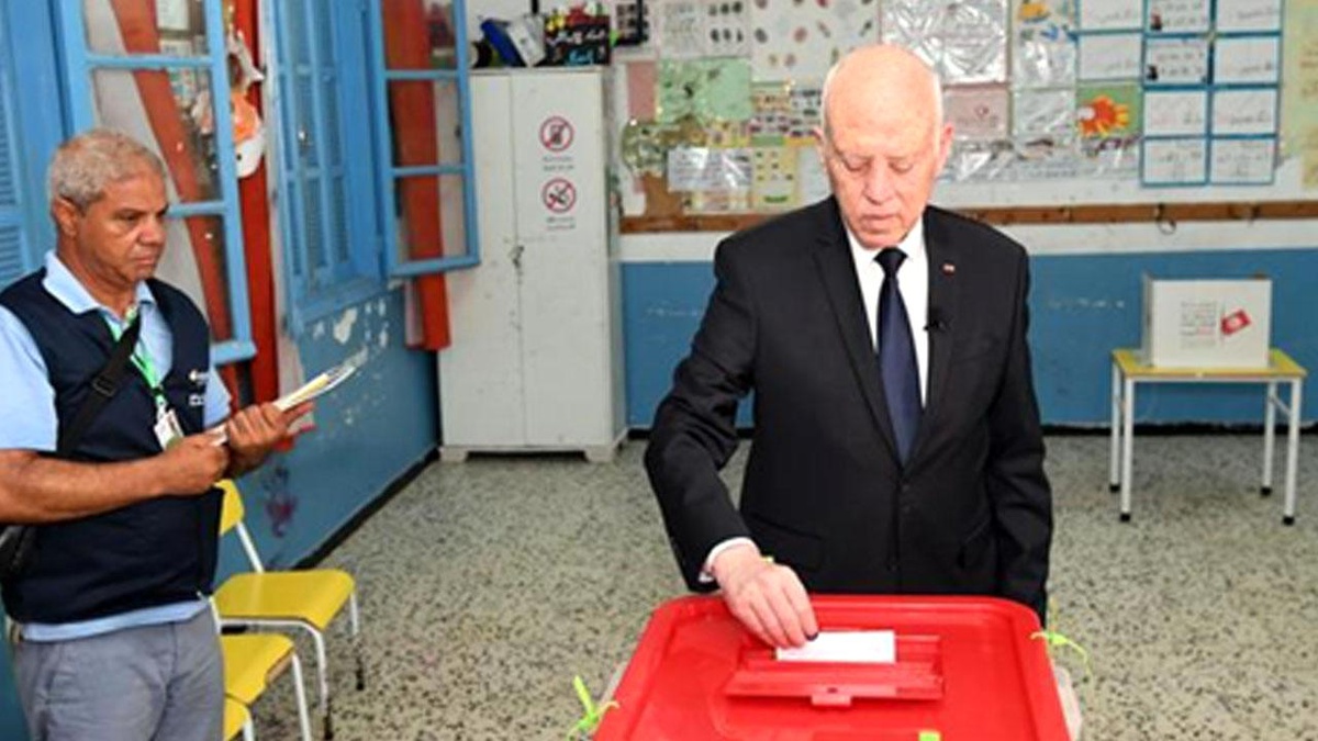 Tunus\'ta Yeni Anayasa İçin Referanduma Gidildi