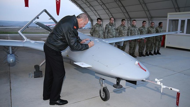 Türk SİHA'ları için iki ülkeden sürpriz teklif: Birlikte çalışalım Türk SİHA'ları için iki ülkeden sürpriz teklif: Birlikte çalışalım