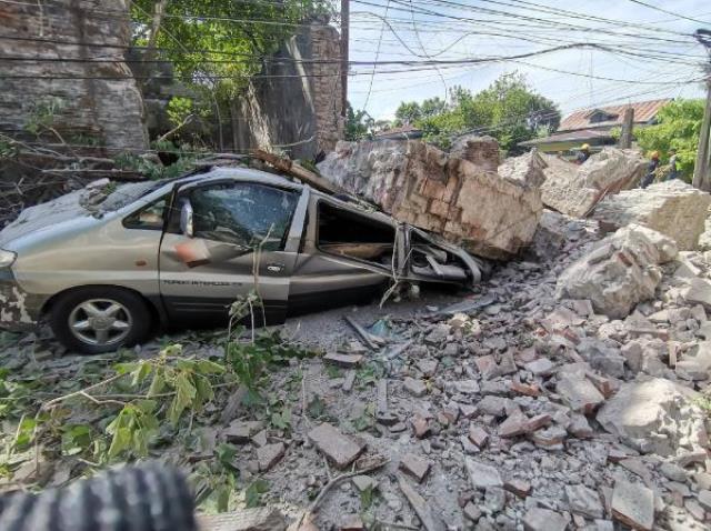 7 büyüklüğündeki deprem Filipinleri savaş alanına çevirdi! Evler yıkıldı, tren seferleri iptal edildi