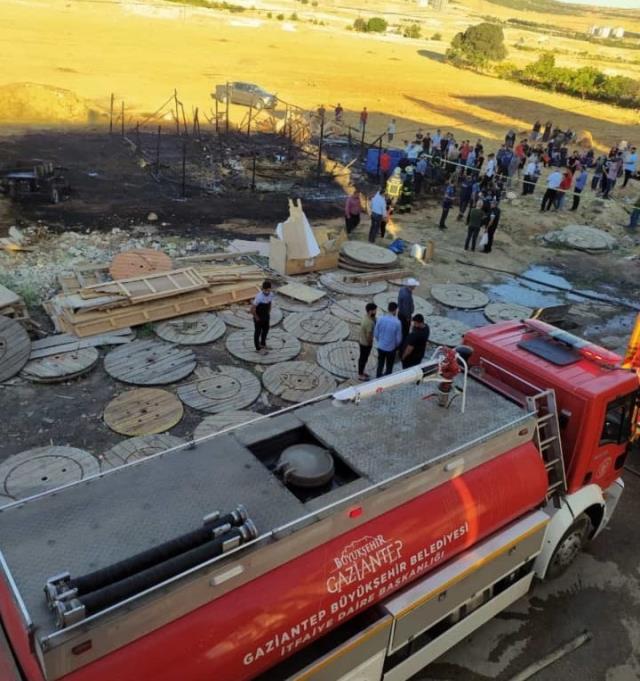 Ağılda çıkan yangında 12 yaşındaki çocuk yanarak öldü