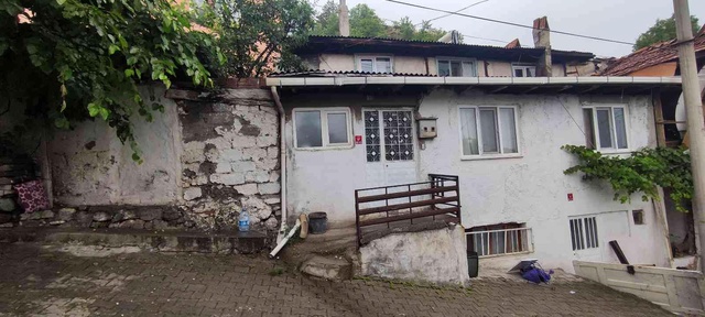 Alışveriş için evinden ayrıldı, biriktirdiği 'kefen parası' çalındı Alışveriş için evinden ayrıldı, biriktirdiği 'kefen parası' çalındı