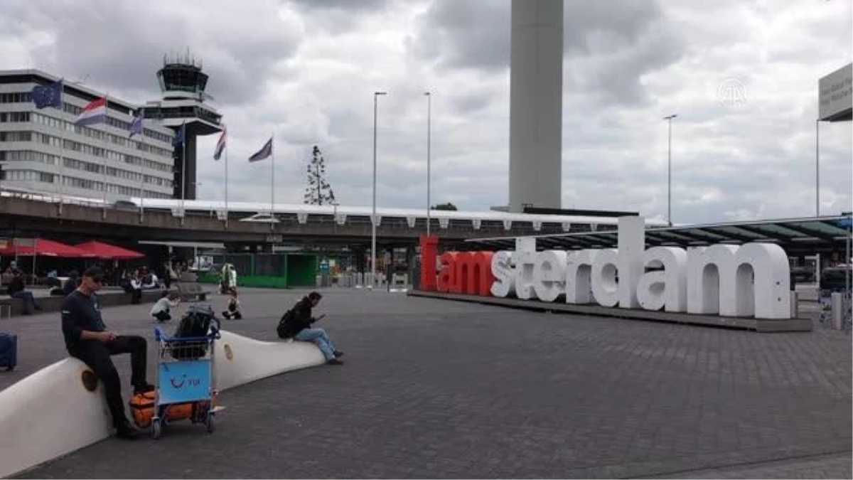 AMSTERDAM - Avrupa\'daki havalimanlarında personel eksikliği ve aşırı yoğunluk krizi sürüyor
