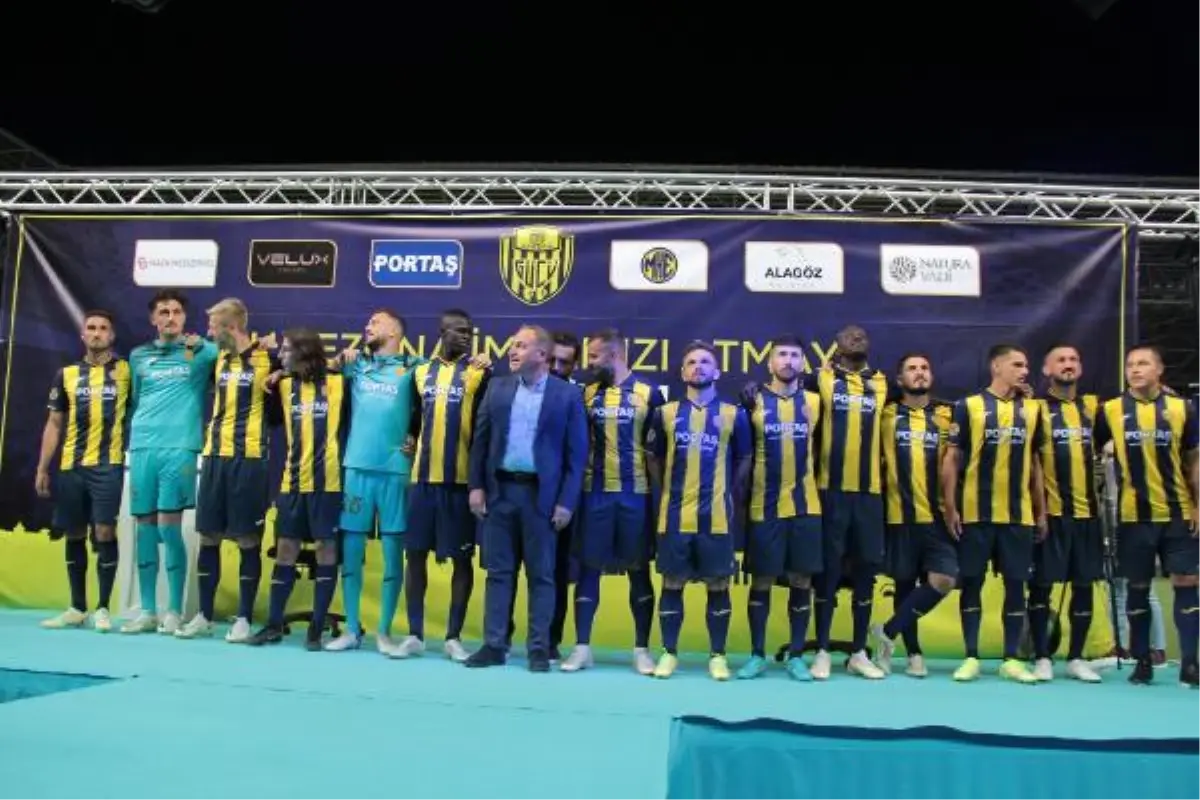 Ankaragücü\'nde yeni transferler için imza töreni düzenlendi