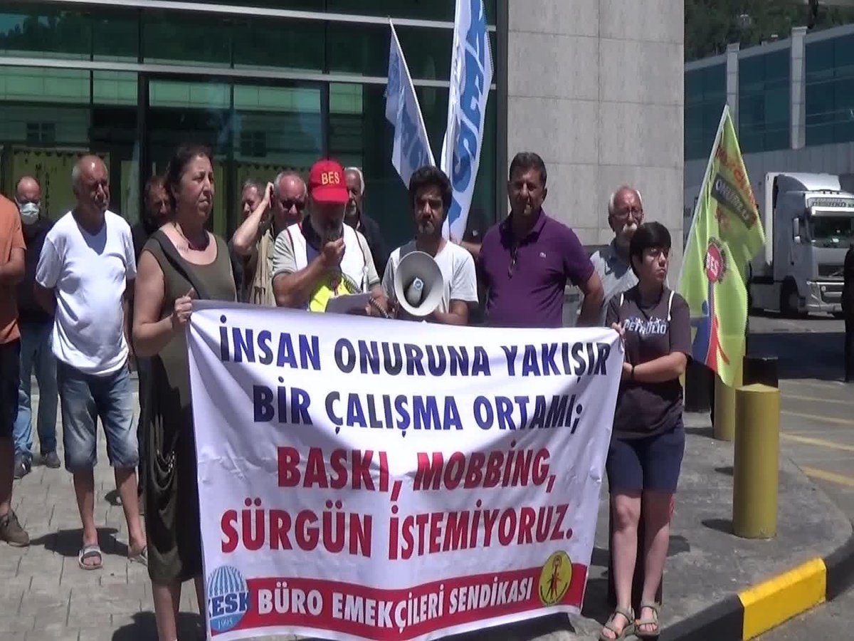 Bes\'ten Sarp Gümrük Kapısı\'nda "Mobbing" Protestosu