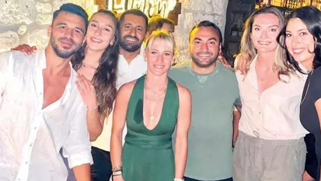 Bomba iddia: Ünlü voleybolcu Hande Baladın gönlünü Galatasaraylı yıldıza kaptırdı