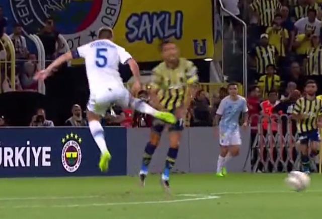 Bu kadarı da fazla! Ukraynalılar, Fenerbahçe maçında kantarın topuzunu kaçırdı Bu kadarı da fazla! Ukraynalılar, Fenerbahçe maçında kantarın topuzunu kaçırdı