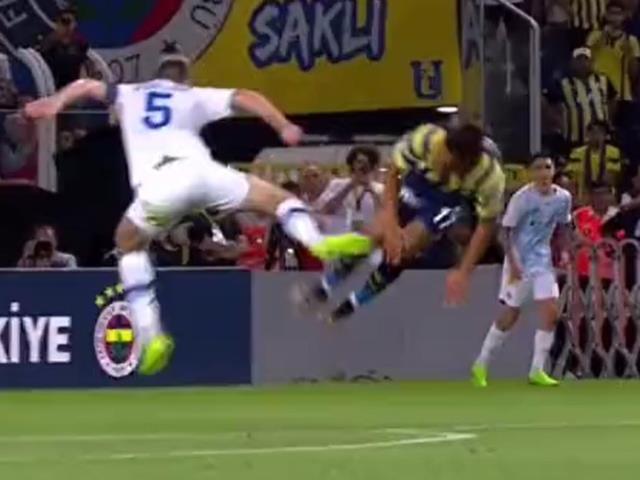 Bu kadarı da fazla! Ukraynalılar, Fenerbahçe maçında kantarın topuzunu kaçırdı Bu kadarı da fazla! Ukraynalılar, Fenerbahçe maçında kantarın topuzunu kaçırdı