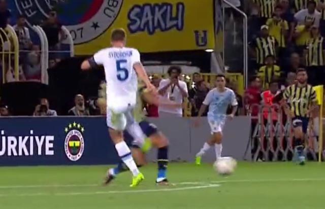 Bu kadarı da fazla! Ukraynalılar, Fenerbahçe maçında kantarın topuzunu kaçırdı Bu kadarı da fazla! Ukraynalılar, Fenerbahçe maçında kantarın topuzunu kaçırdı