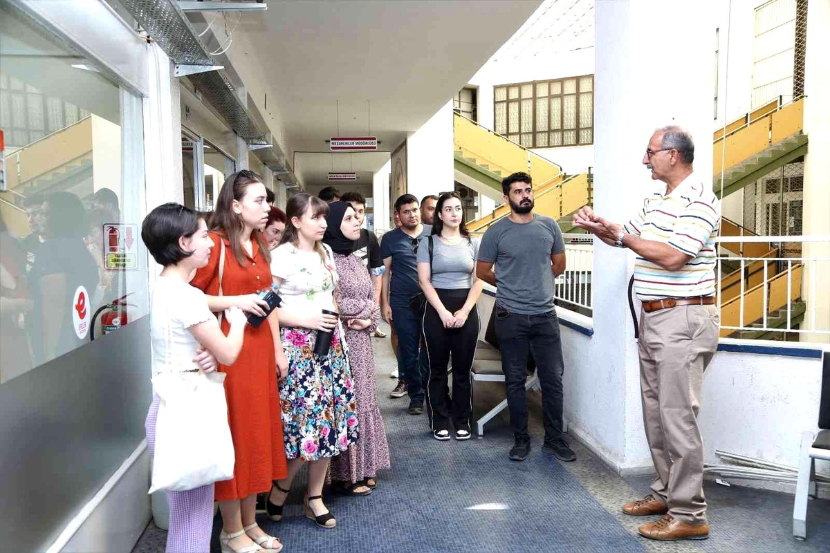 Tıp Fakültesi Öğrencilerinin Efeler\'e Ziyaretleri Devam Ediyor