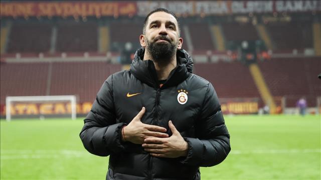 Futbolu bırakıyor mu? Arda Turan kariyerine nasıl devam edeceği yönündeki soruları yanıtladı Futbolu bırakıyor mu? Arda Turan kariyerine nasıl devam edeceği yönündeki soruları yanıtladı