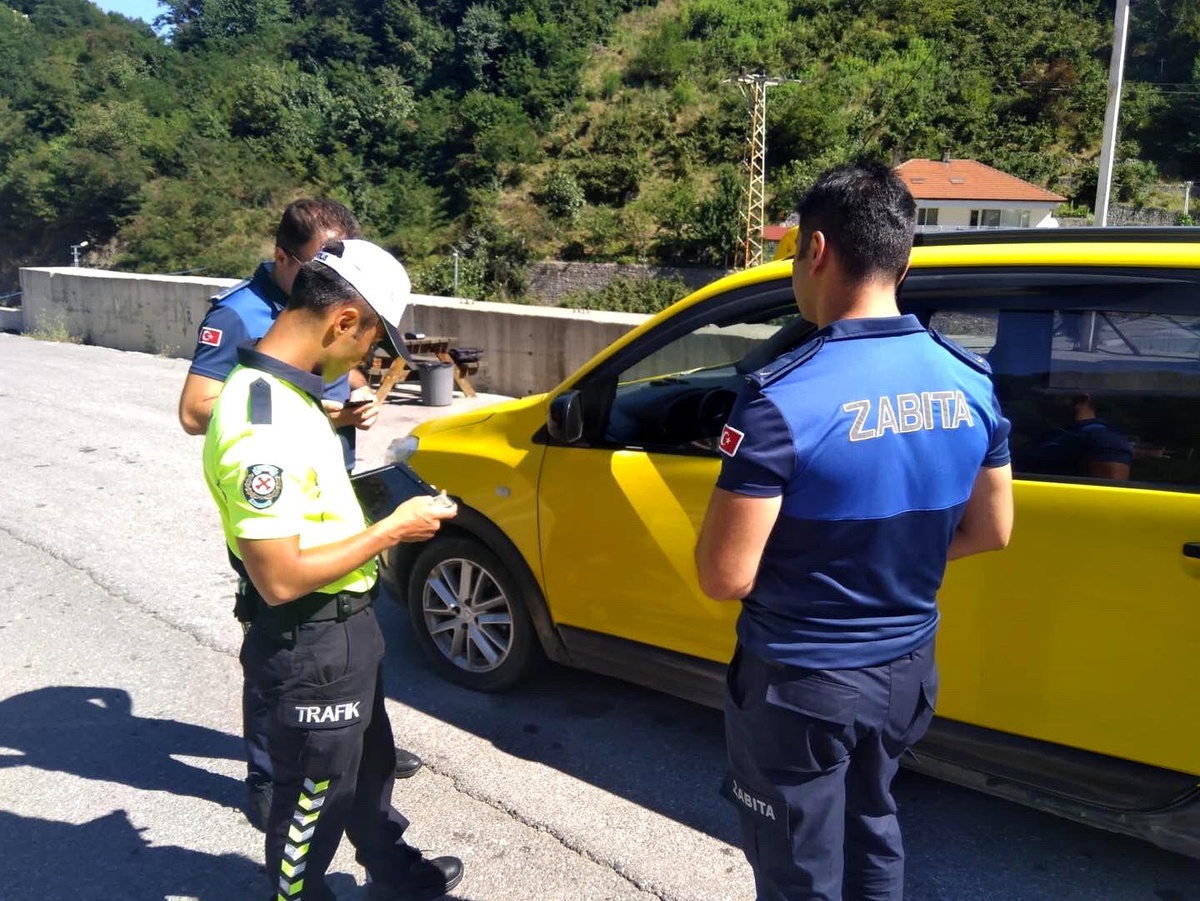 Emniyet ve zabıtadan taksi ve minibüslere denetim