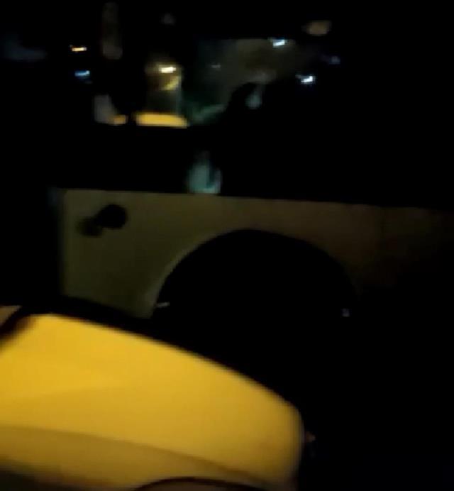 İETT otobüsünde cinsel ilişkiye giren şoför ve sevgilisi, yoldan geçen vatandaşa yakalandı