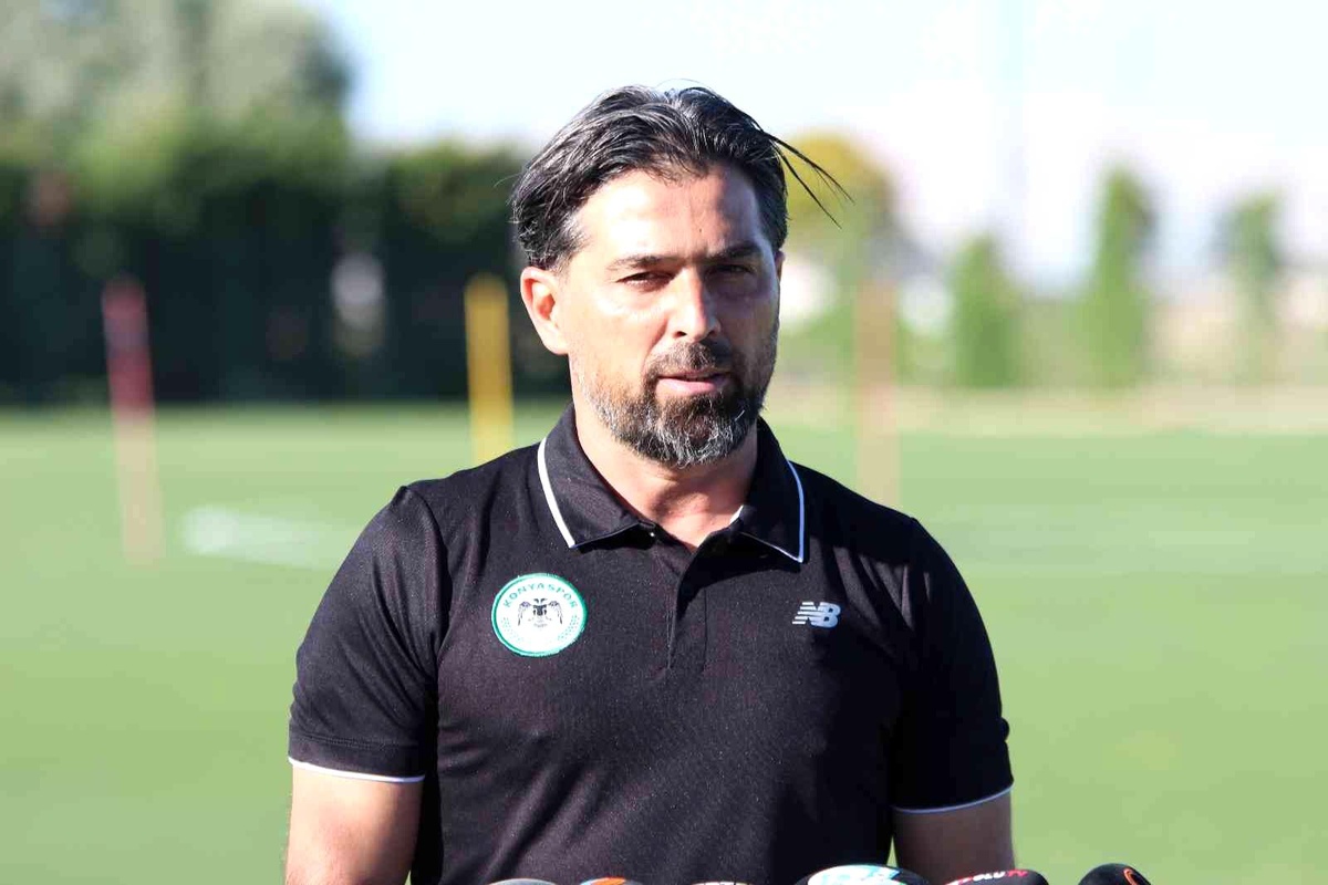 İlhan Palut: "Futbol bütün sonuçlara açık bir oyun"