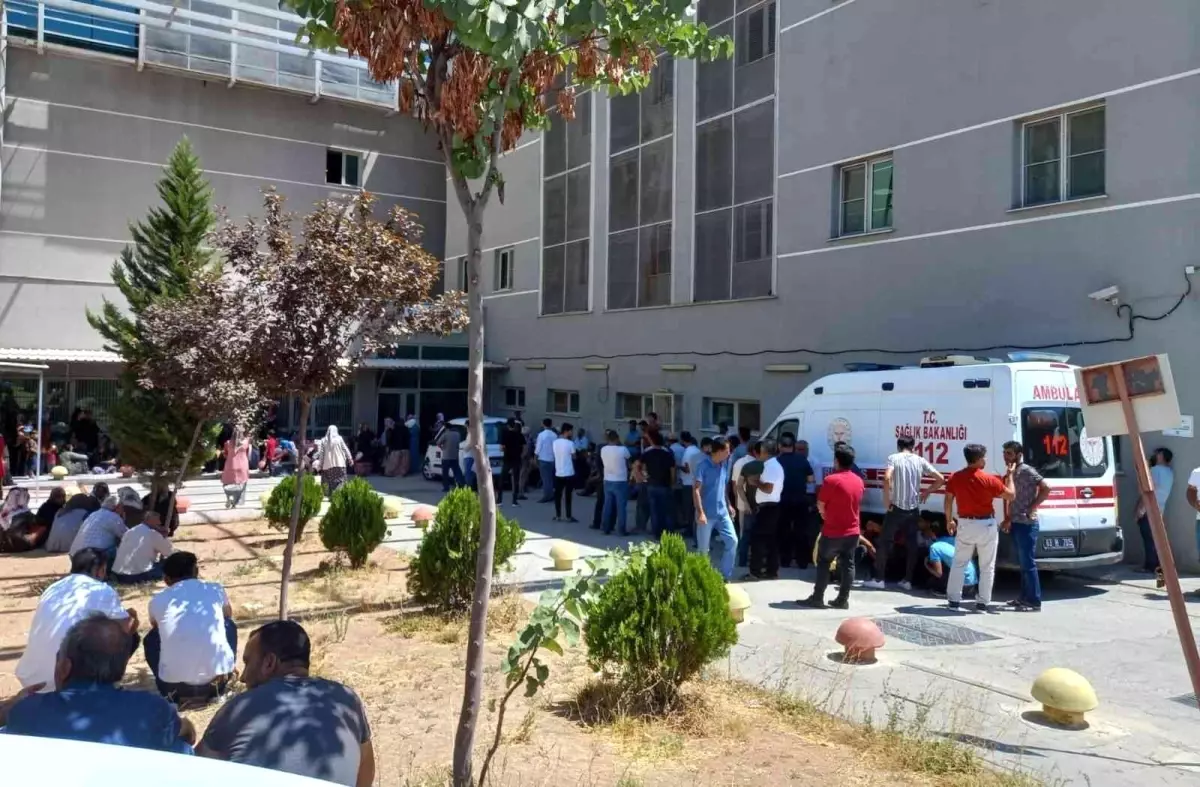 İnşaatta üzerine demir düşen işçi hayatını kaybetti