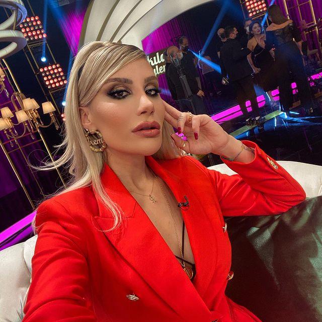 İrem Derici'den 'İrem'i görüntülü arayayım soyunur' diyen Hasan Can Kaya'ya cevap: Ara dene İrem Derici'den 'İrem'i görüntülü arayayım soyunur' diyen Hasan Can Kaya'ya cevap: Ara dene