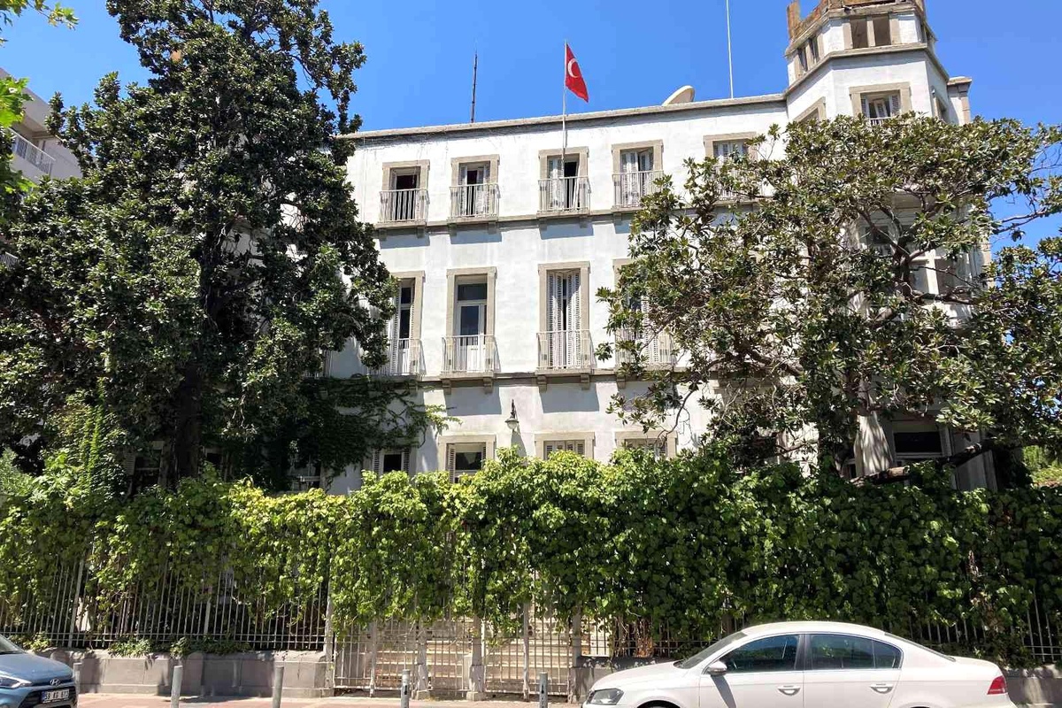 İzmir\'in tarihi valilik konağı, restore edilip Valilik Konağı olarak kullanılacak