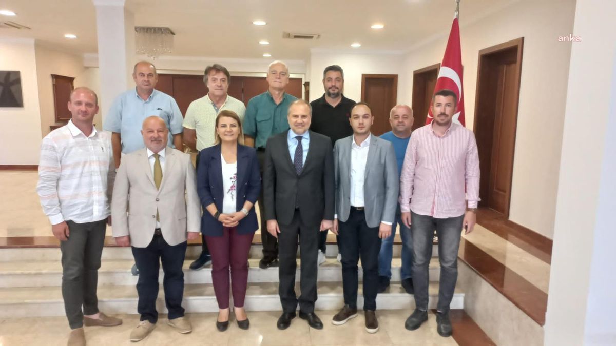 İzmit Belediye Başkanı Hürriyet ve Balkan Dernekleri, Büyükelçi Sekizkök\'ü Ziyaret Etti
