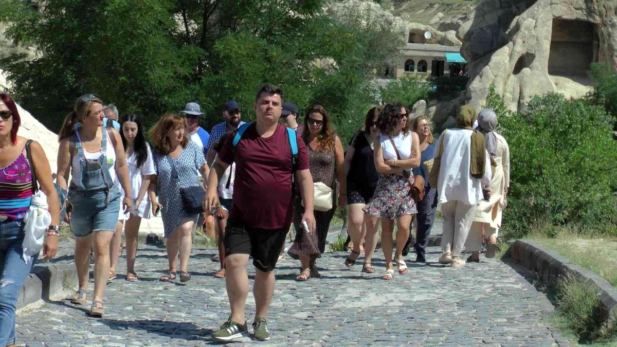 Kapadokya\'da turizmciler pandemi kısıtlamalarına dönmek istemiyor